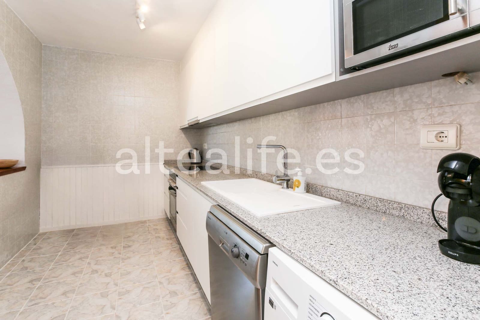 2 soveværelse Lejlighed til salg i Alfaz del Pi / L'Alfas del Pi med swimmingpool garage - € 285.000 (Ref: 9733949)