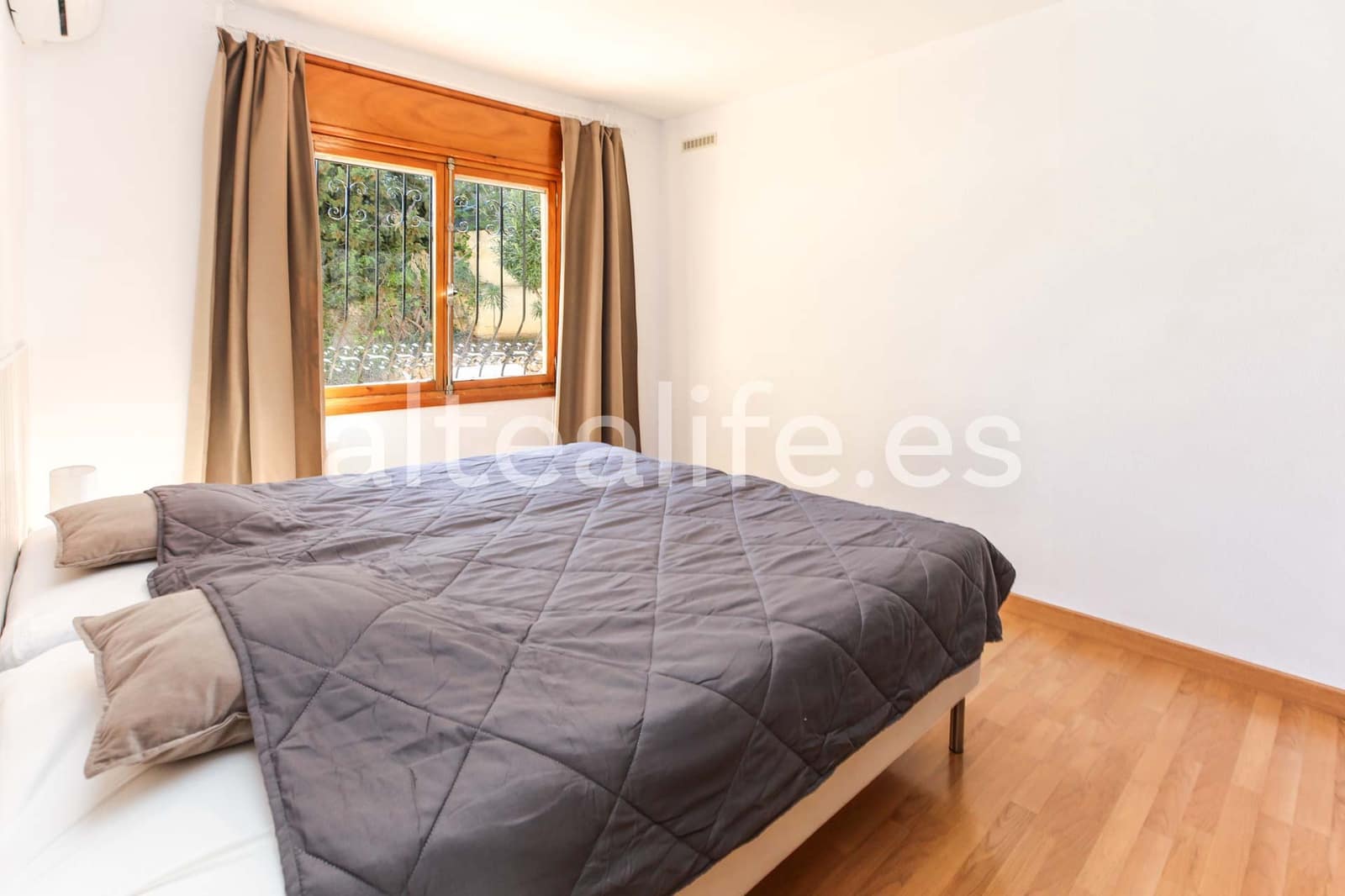 2 soveværelse Lejlighed til salg i Alfaz del Pi / L'Alfas del Pi med swimmingpool garage - € 285.000 (Ref: 9733949)