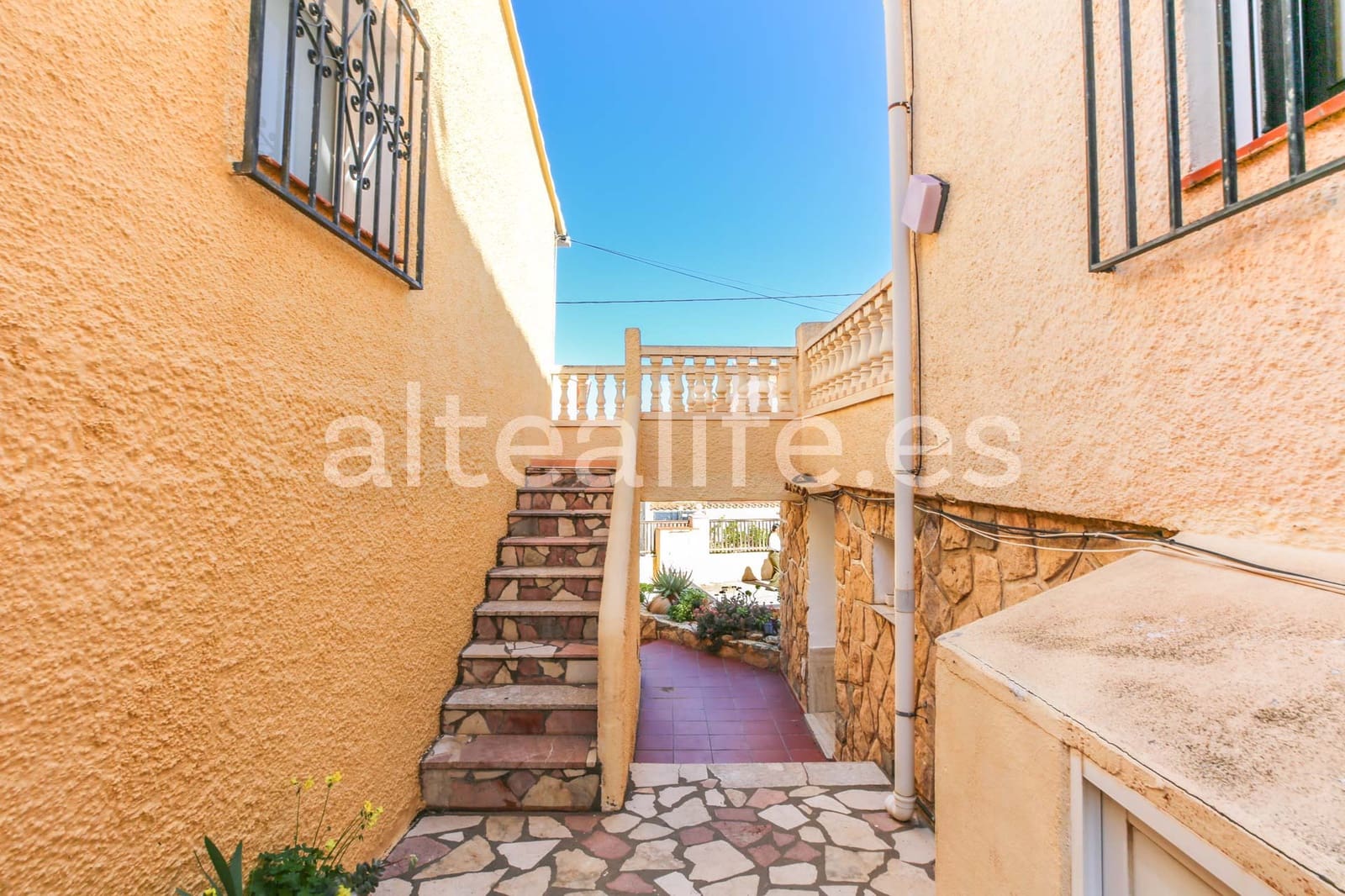 2 soveværelse Lejlighed til salg i Alfaz del Pi / L'Alfas del Pi med swimmingpool garage - € 285.000 (Ref: 9733949)