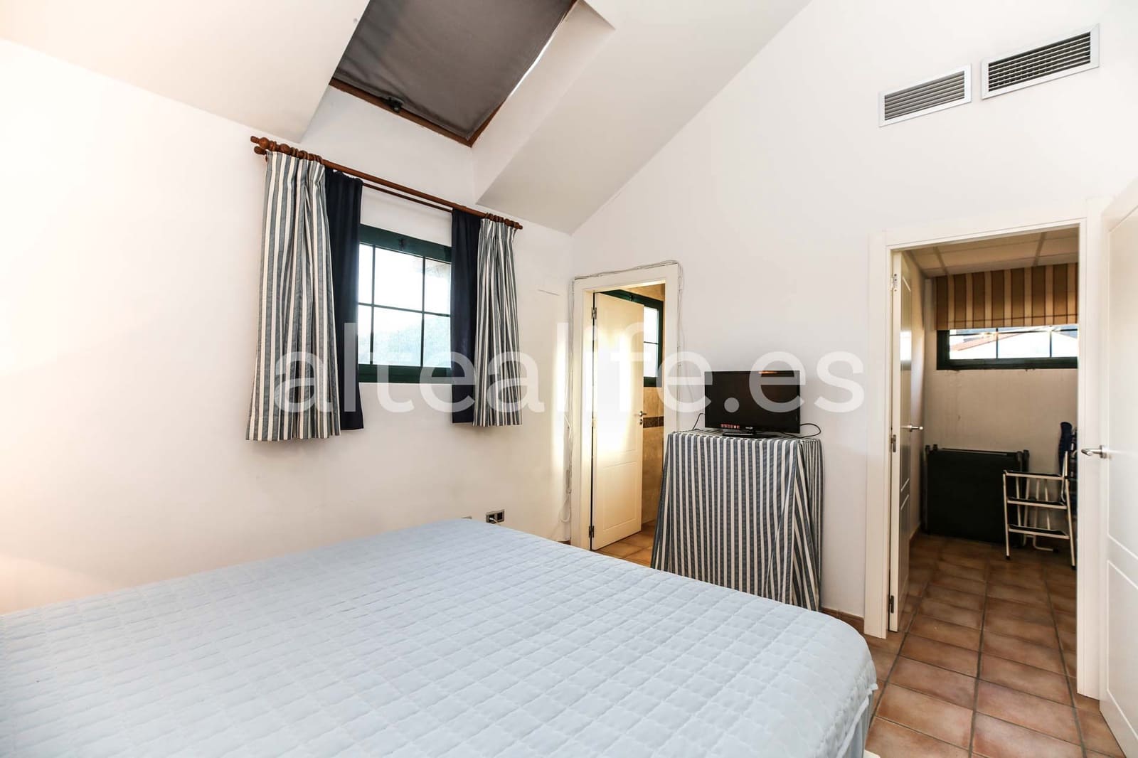 1 bedroom Apartment for rent in Altea with pool garage - € 1,150 (Ref: 9737299)