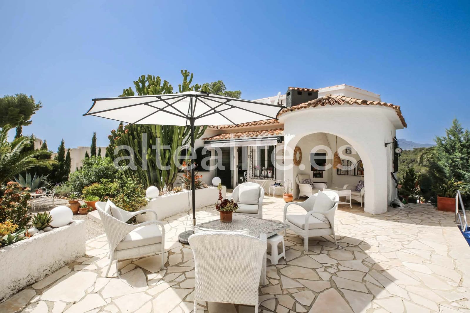 3 sypialnia Willa na sprzedaż w Altea z basenem garażem - 549 000 € (Ref: 9781994)