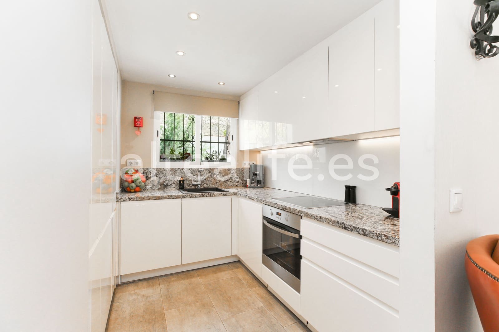 3 sypialnia Willa na sprzedaż w Altea z basenem garażem - 549 000 € (Ref: 9781994)