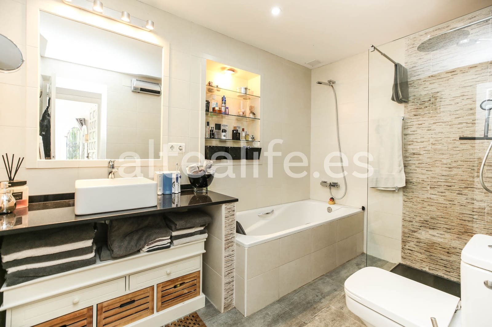 3 sypialnia Willa na sprzedaż w Altea z basenem garażem - 549 000 € (Ref: 9781994)