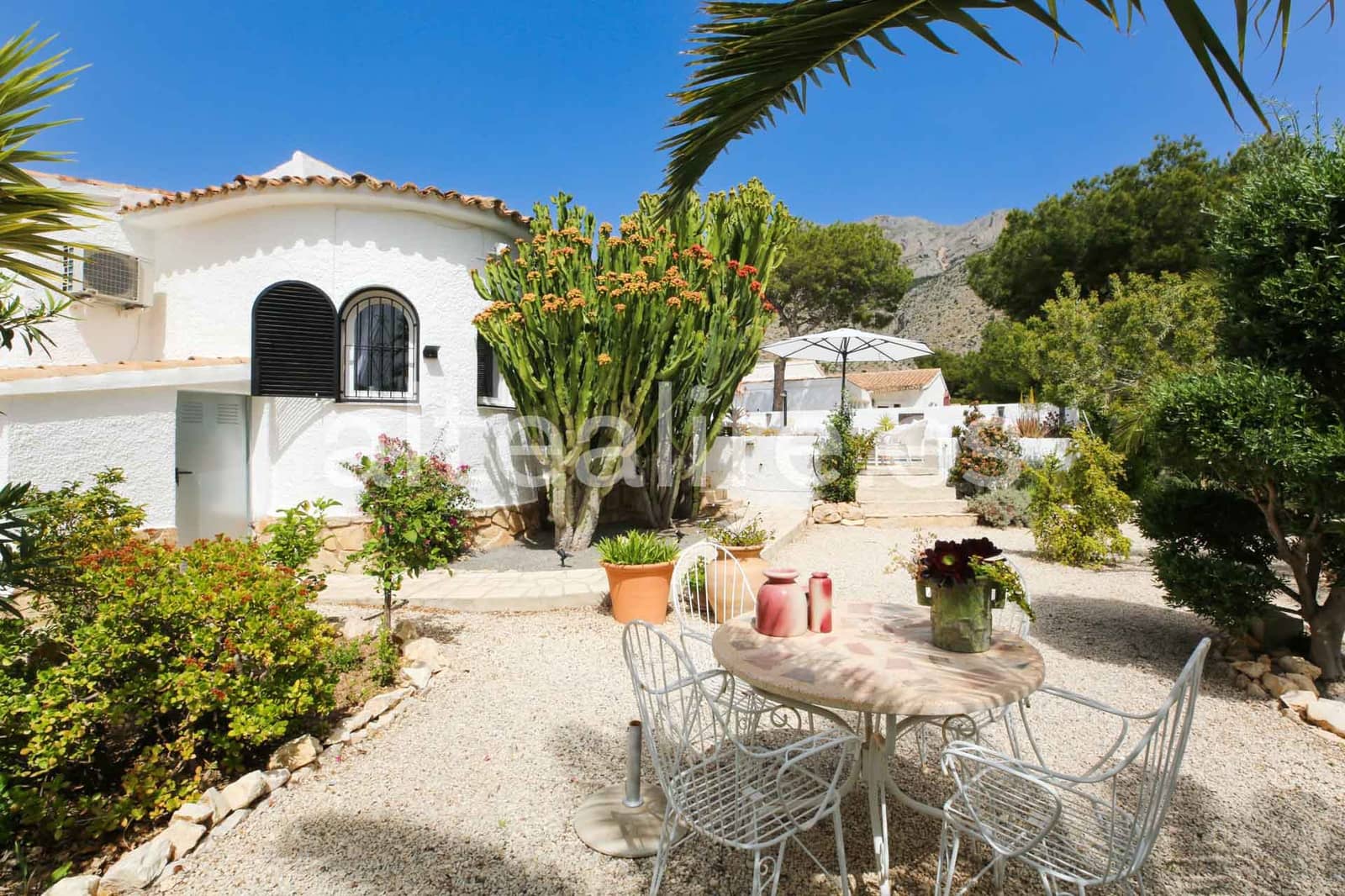 3 sypialnia Willa na sprzedaż w Altea z basenem garażem - 549 000 € (Ref: 9781994)