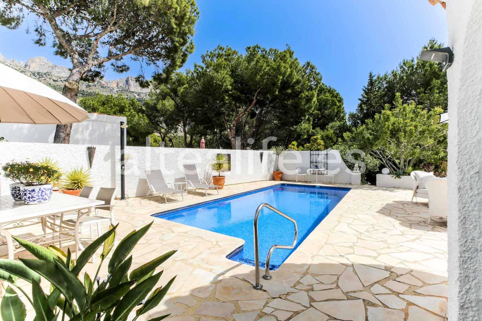 3 sypialnia Willa na sprzedaż w Altea z basenem garażem - 549 000 € (Ref: 9781994)