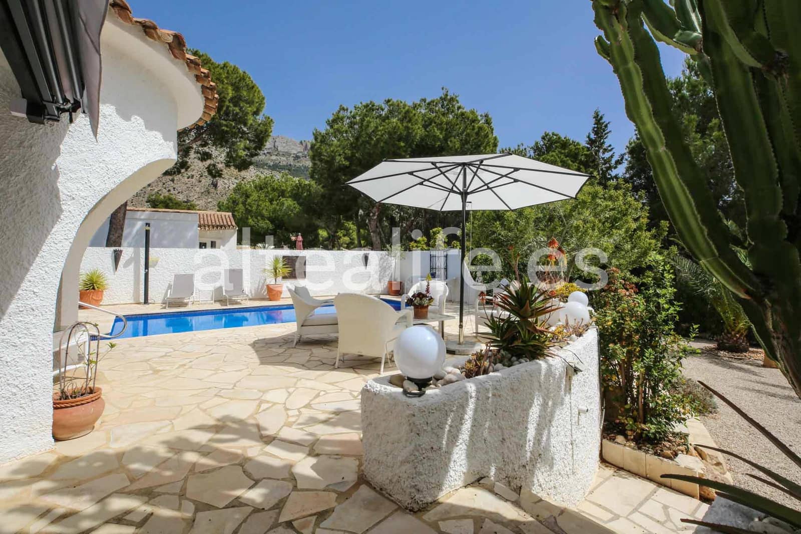 3 sypialnia Willa na sprzedaż w Altea z basenem garażem - 549 000 € (Ref: 9781994)