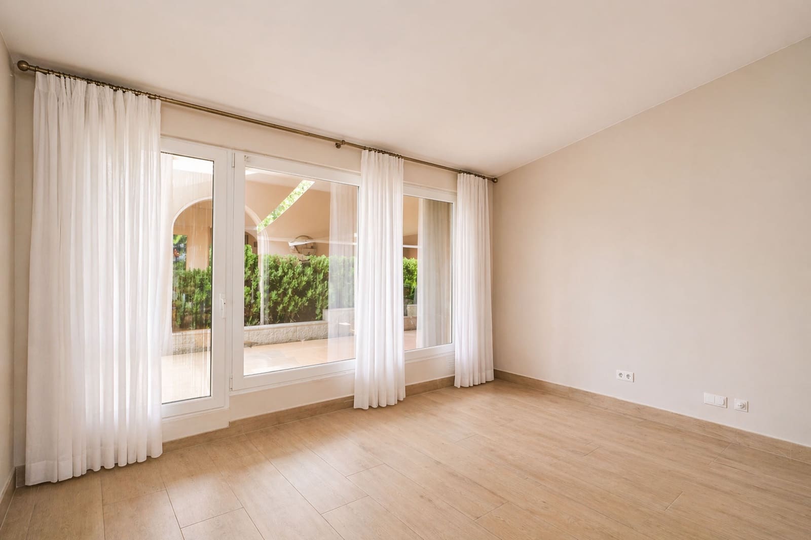 3 sovrum Villa att hyra i La Nucia med pool - 2 500 € (Ref: 9804777)