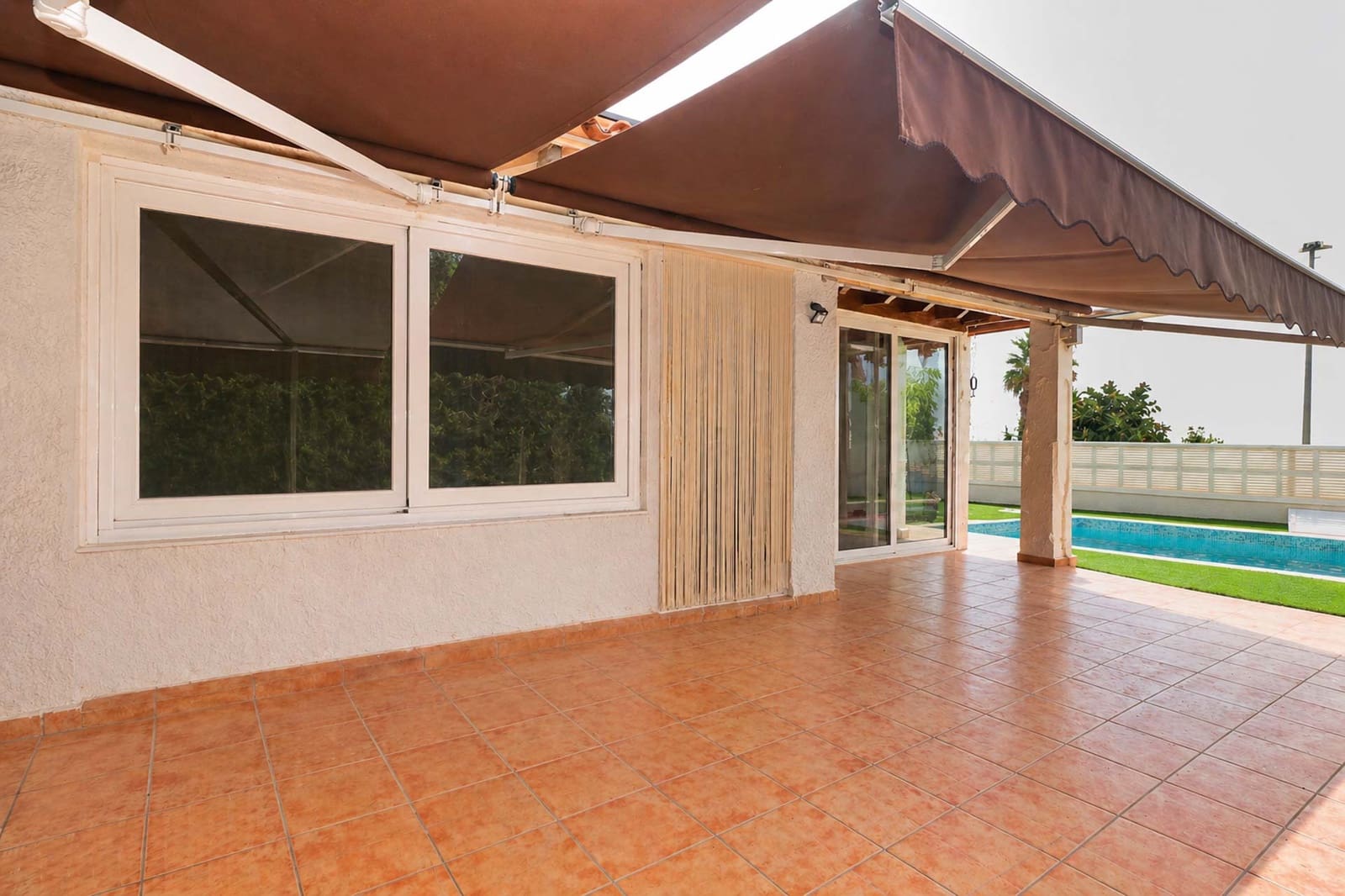 3 sovrum Villa att hyra i La Nucia med pool - 2 500 € (Ref: 9804777)