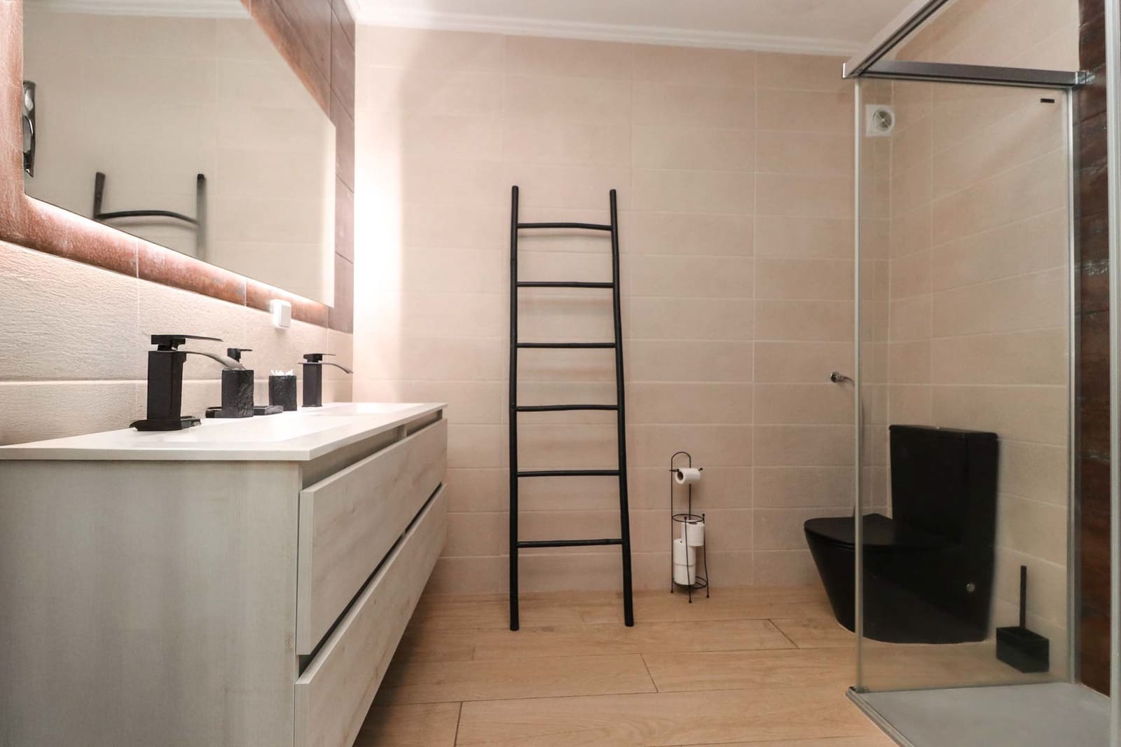 3 sovrum Villa att hyra i La Nucia med pool - 2 500 € (Ref: 9804777)