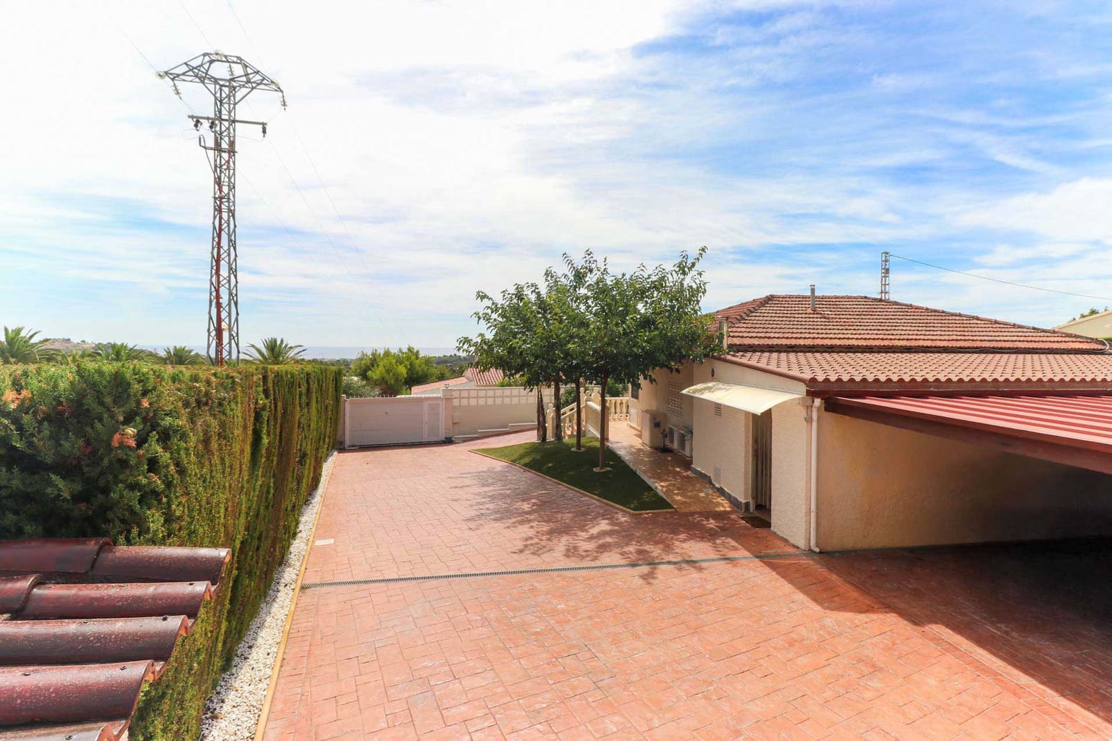 3 sovrum Villa att hyra i La Nucia med pool - 2 500 € (Ref: 9804777)