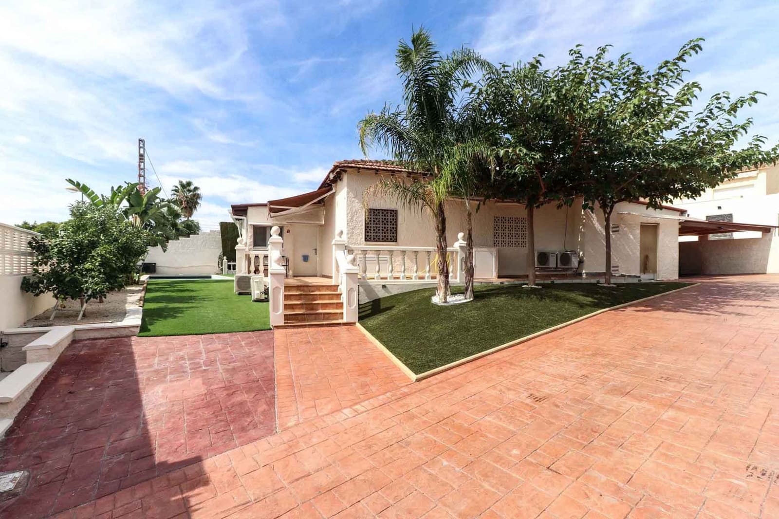 3 sovrum Villa att hyra i La Nucia med pool - 2 500 € (Ref: 9804777)