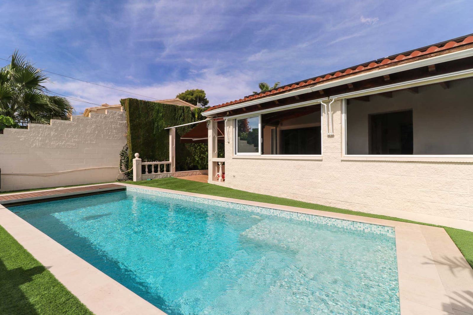 3 sovrum Villa att hyra i La Nucia med pool - 2 500 € (Ref: 9804777)