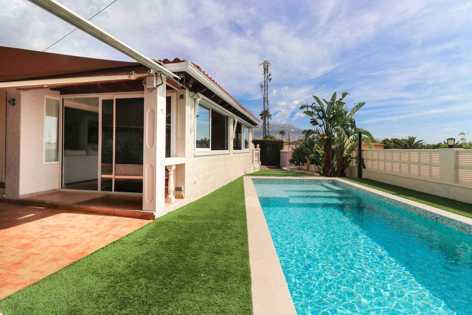 3 sovrum Villa att hyra i La Nucia med pool - 2 500 € (Ref: 9804777)