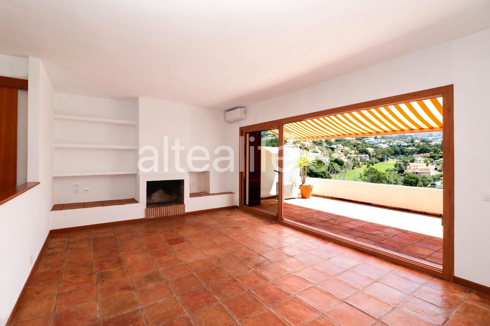 1 bedroom Apartment for rent in Altea with pool - € 1,200 (Ref: 9848330)