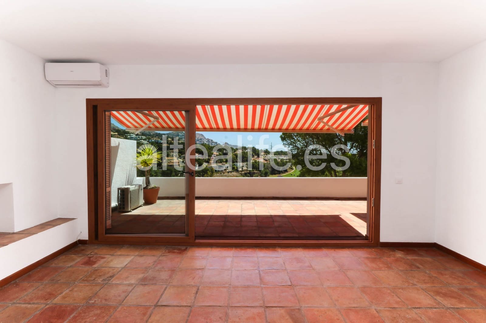 1 bedroom Apartment for rent in Altea with pool - € 1,200 (Ref: 9848330)