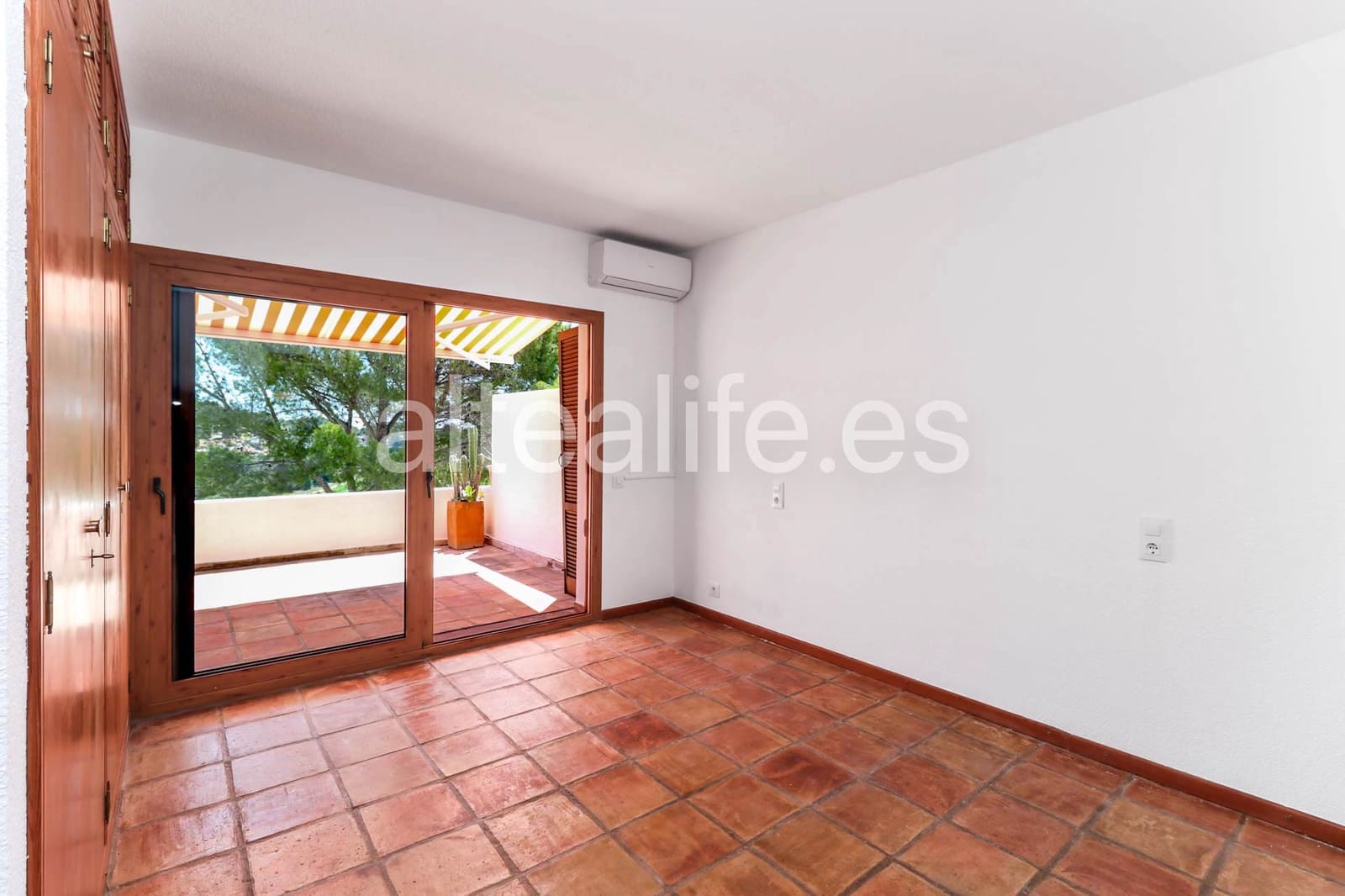 1 bedroom Apartment for rent in Altea with pool - € 1,200 (Ref: 9848330)