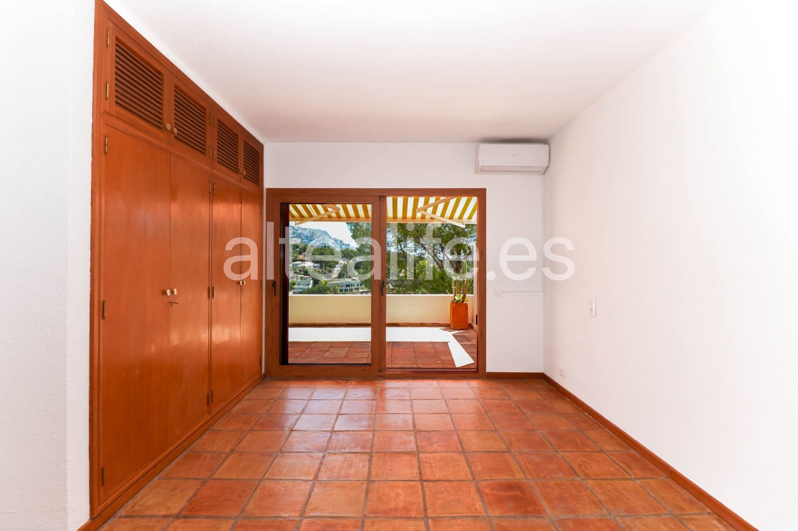 1 bedroom Apartment for rent in Altea with pool - € 1,200 (Ref: 9848330)