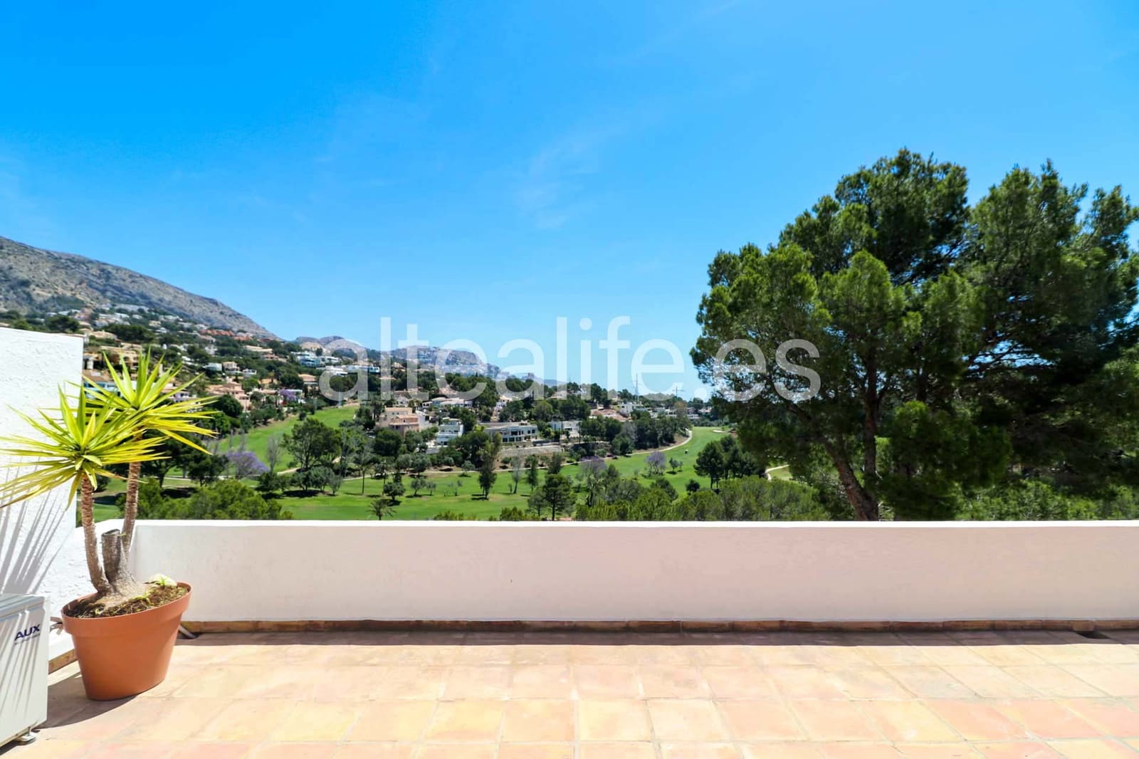 1 bedroom Apartment for rent in Altea with pool - € 1,200 (Ref: 9848330)