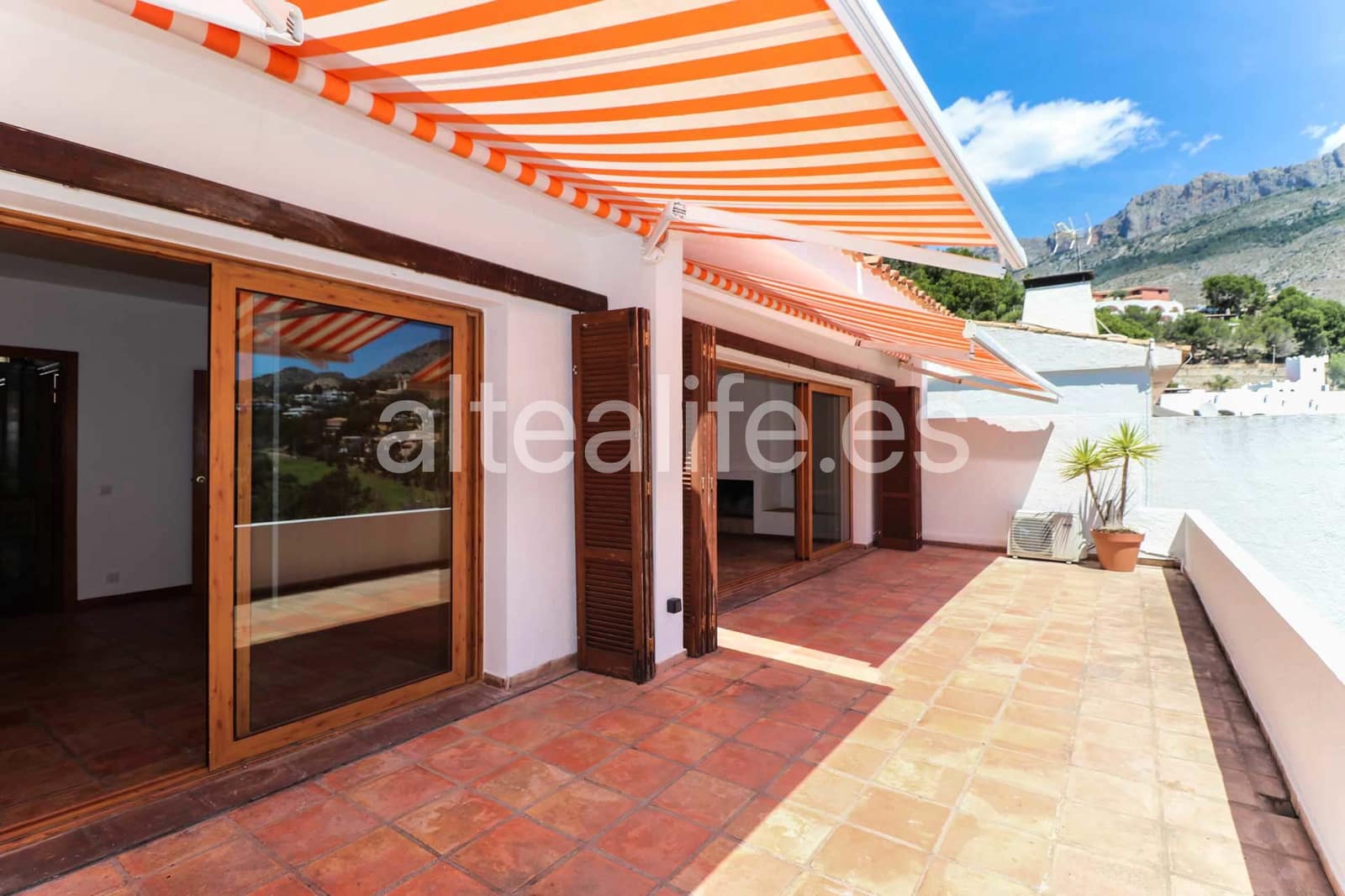 1 bedroom Apartment for rent in Altea with pool - € 1,200 (Ref: 9848330)