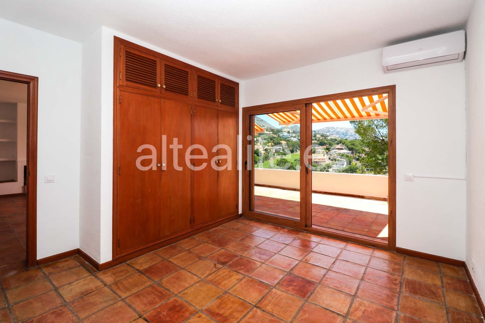 1 bedroom Apartment for rent in Altea with pool - € 1,200 (Ref: 9848330)