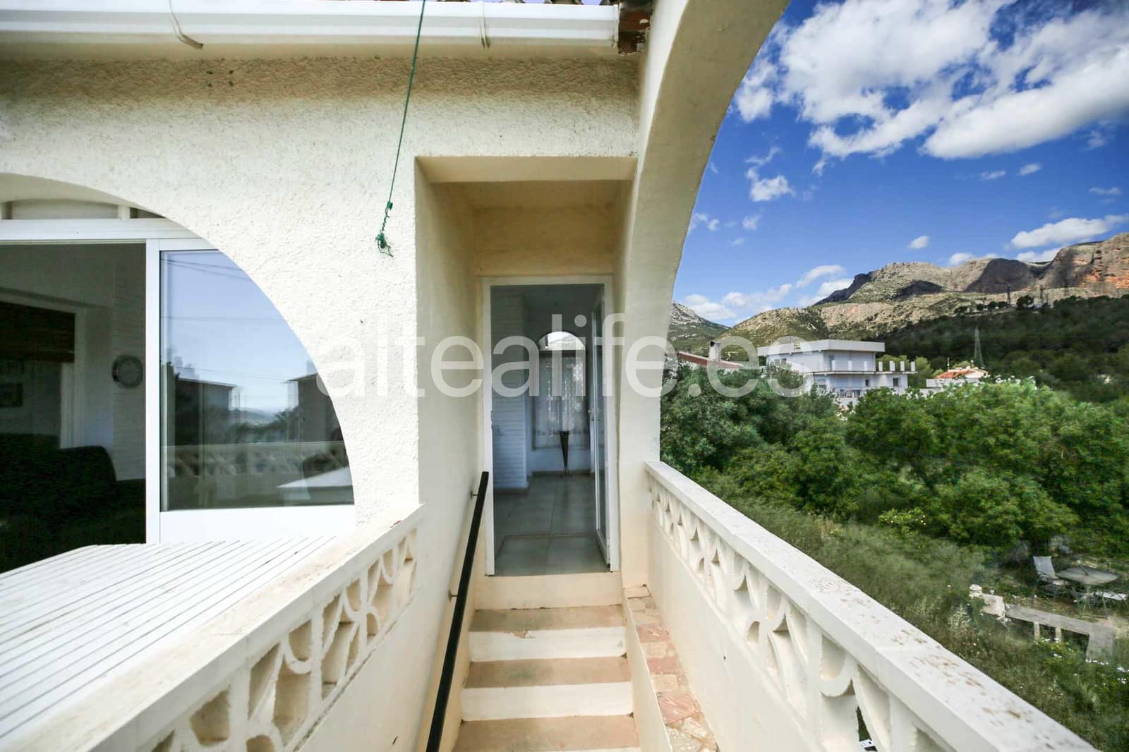 4 bedroom Townhouse for sale in La Nucia with garage - € 460,000 (Ref: 9863720)