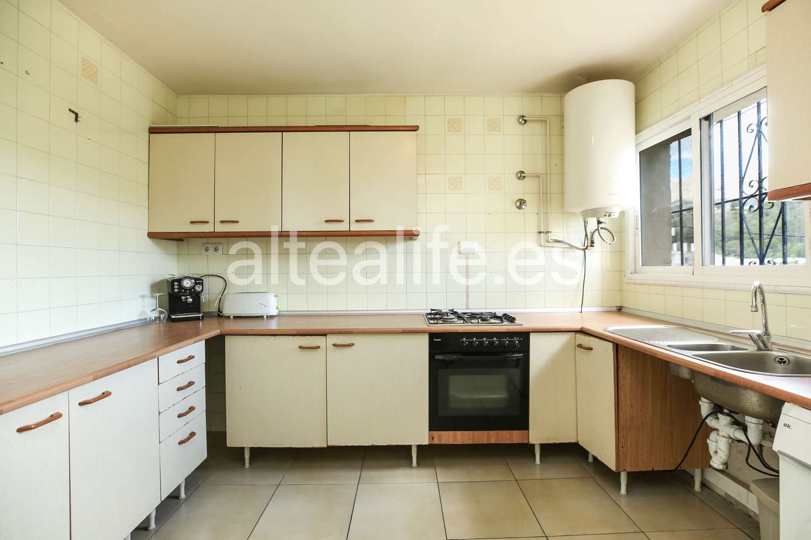 4 bedroom Townhouse for sale in La Nucia with garage - € 460,000 (Ref: 9863720)