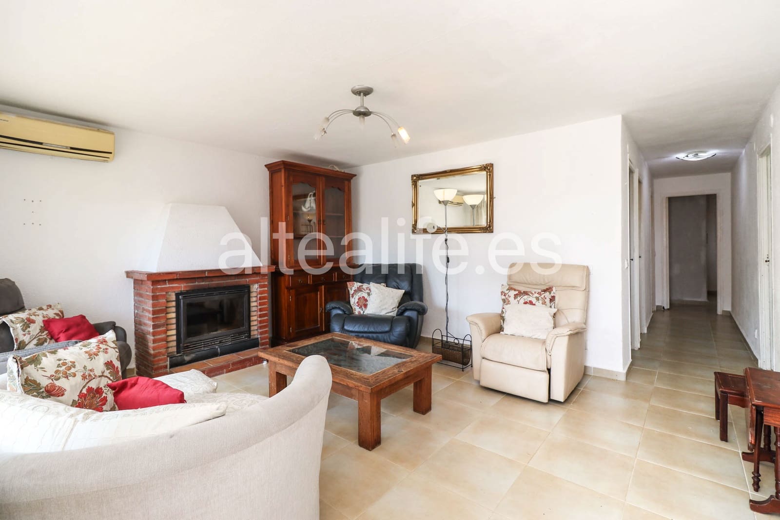 4 bedroom Townhouse for sale in La Nucia with garage - € 460,000 (Ref: 9863720)