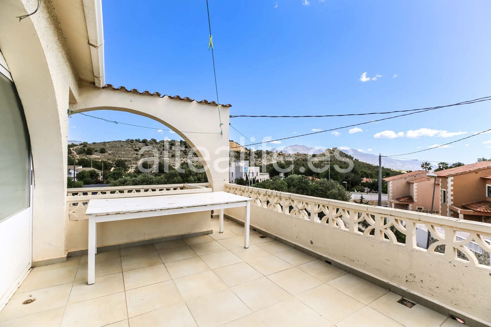 4 bedroom Townhouse for sale in La Nucia with garage - € 460,000 (Ref: 9863720)