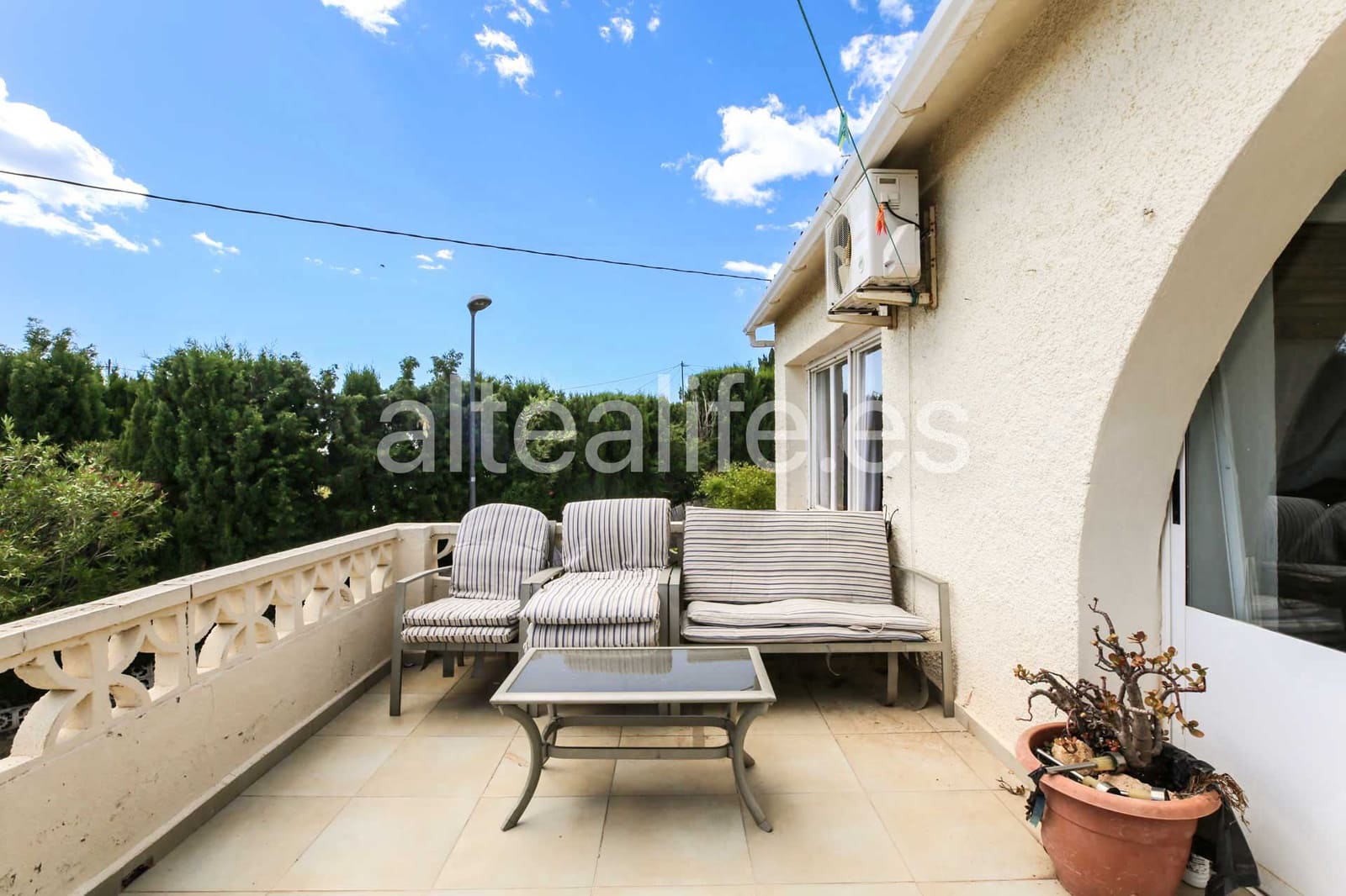 4 bedroom Townhouse for sale in La Nucia with garage - € 460,000 (Ref: 9863720)
