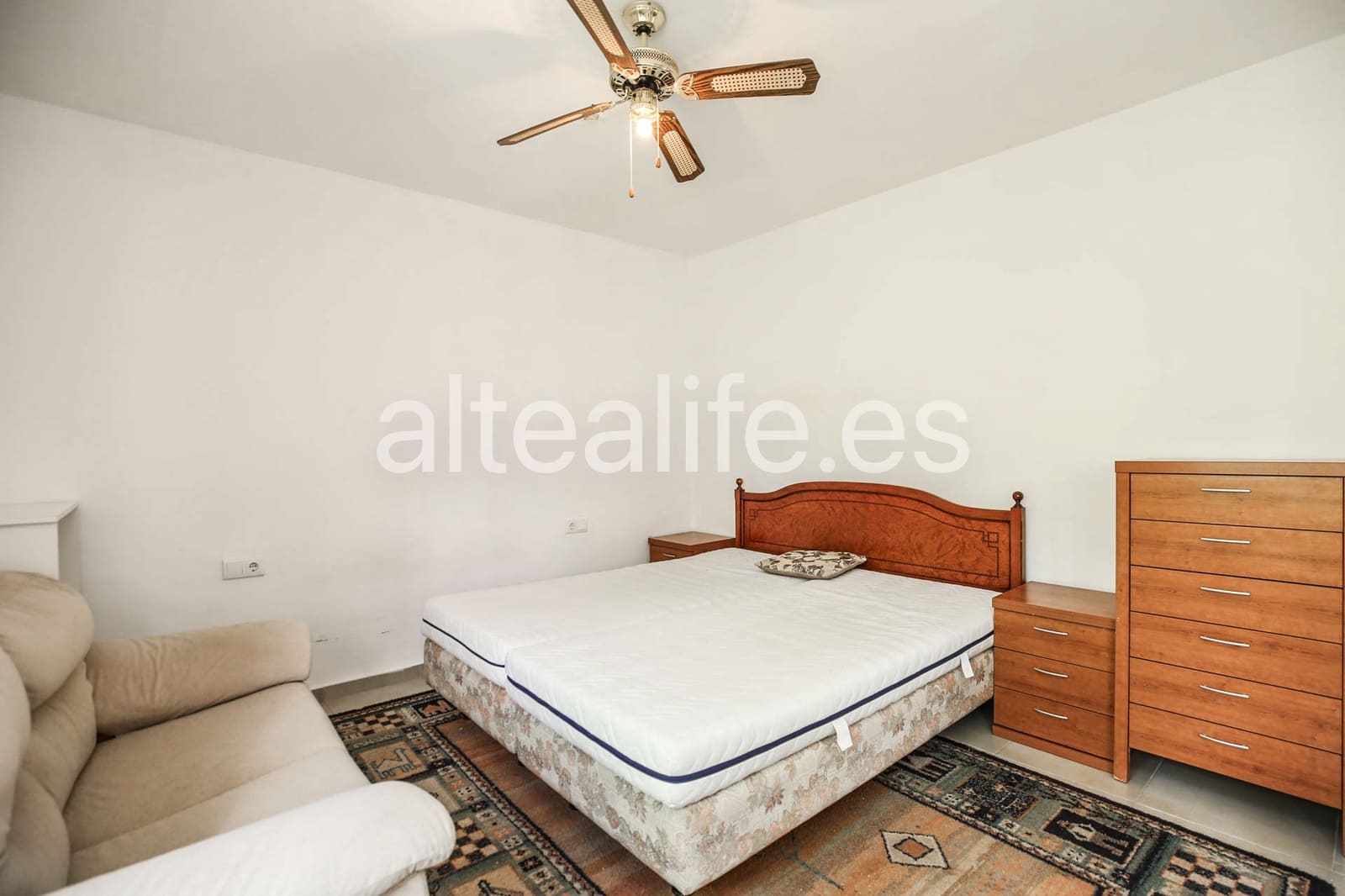 4 bedroom Townhouse for sale in La Nucia with garage - € 460,000 (Ref: 9863720)