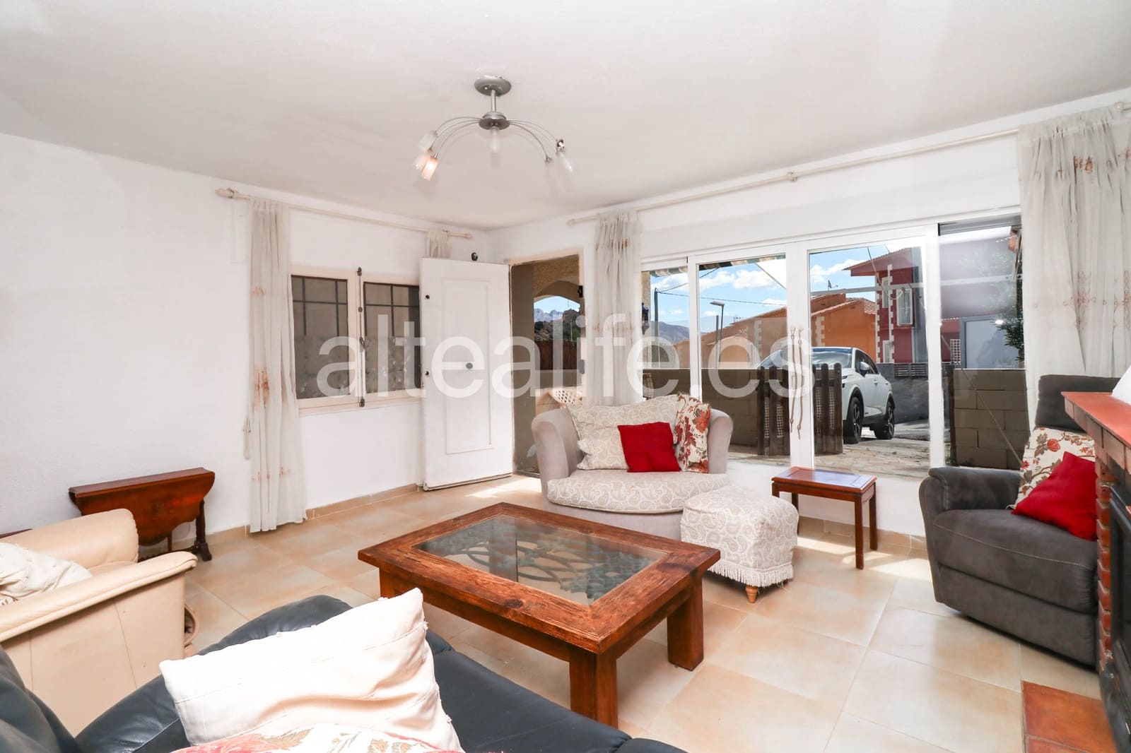 4 bedroom Townhouse for sale in La Nucia with garage - € 460,000 (Ref: 9863720)
