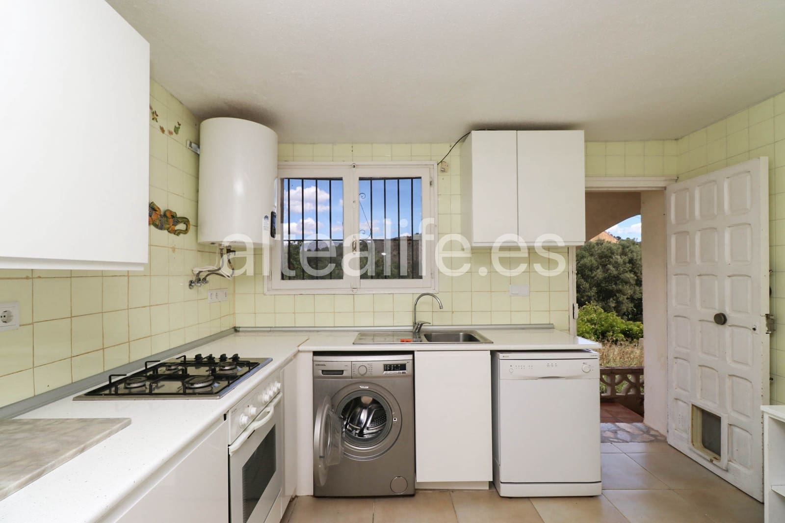 4 bedroom Townhouse for sale in La Nucia with garage - € 460,000 (Ref: 9863720)