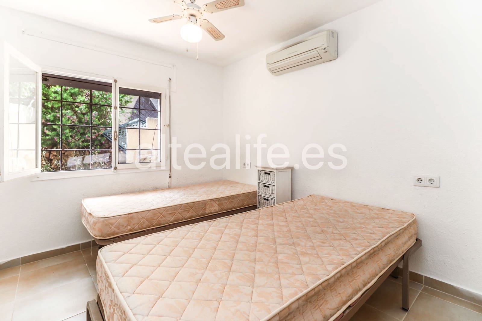 4 bedroom Townhouse for sale in La Nucia with garage - € 460,000 (Ref: 9863720)