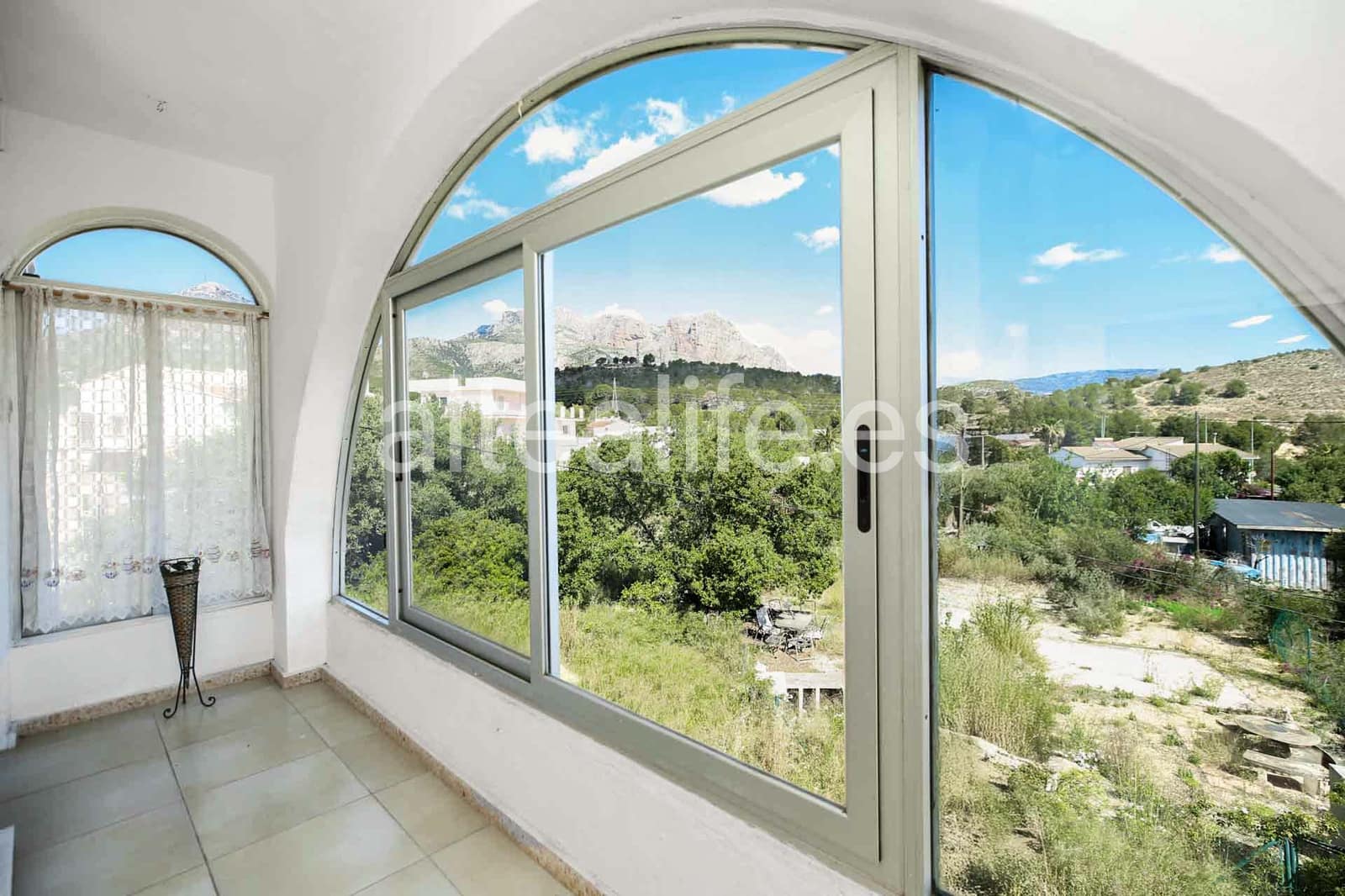 4 bedroom Townhouse for sale in La Nucia with garage - € 460,000 (Ref: 9863720)