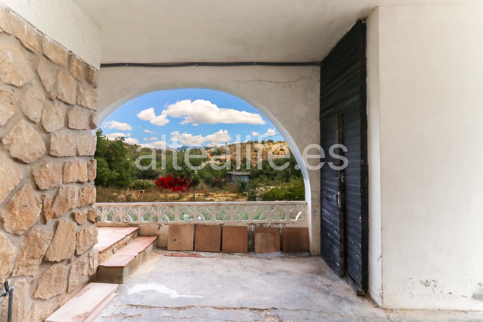 4 bedroom Townhouse for sale in La Nucia with garage - € 460,000 (Ref: 9863720)