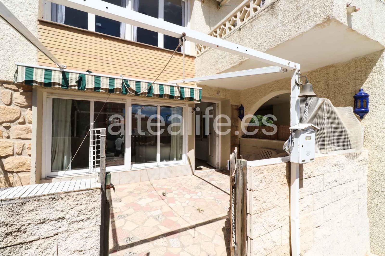 4 bedroom Townhouse for sale in La Nucia with garage - € 460,000 (Ref: 9863720)