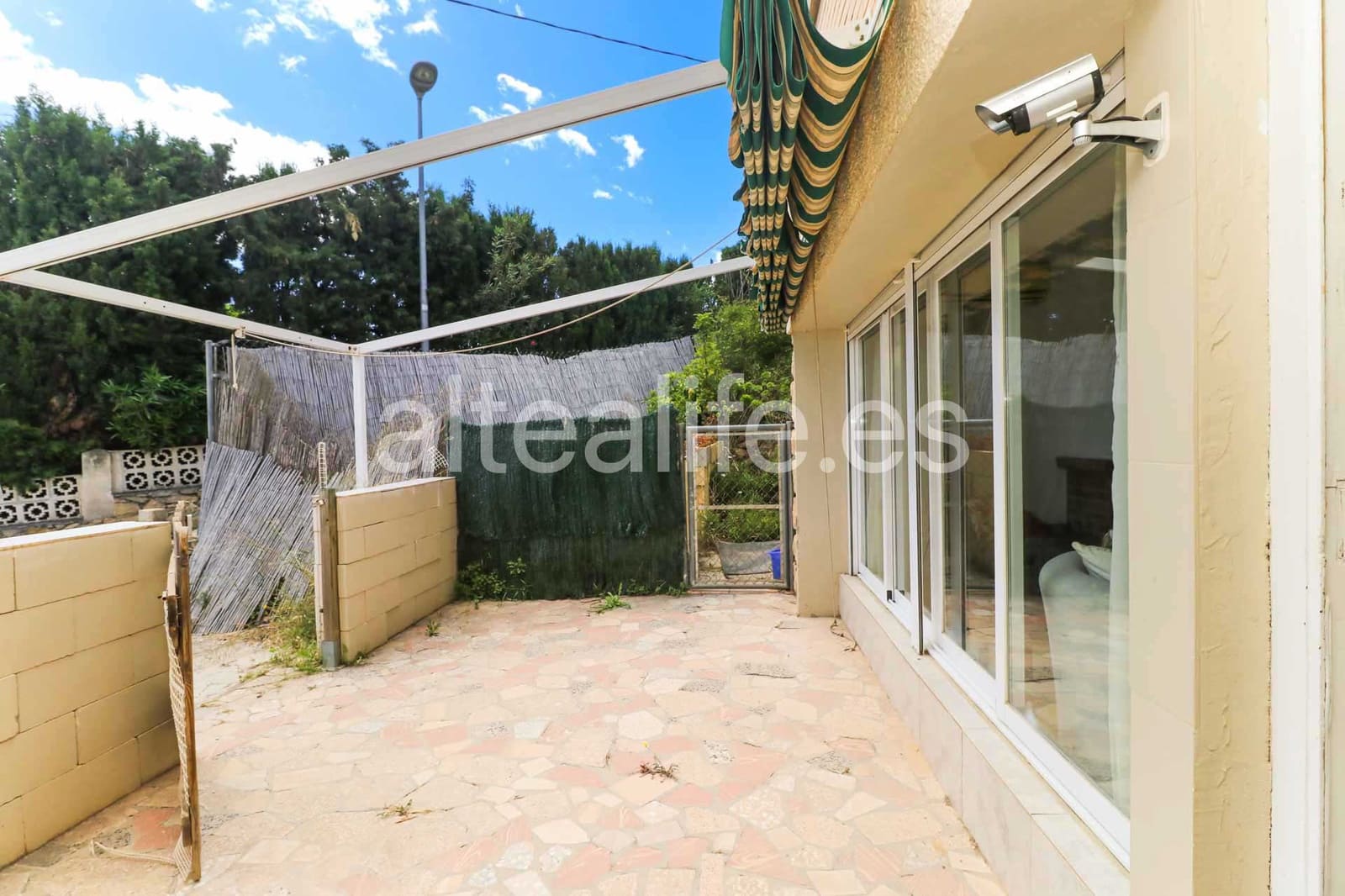 4 bedroom Townhouse for sale in La Nucia with garage - € 460,000 (Ref: 9863720)