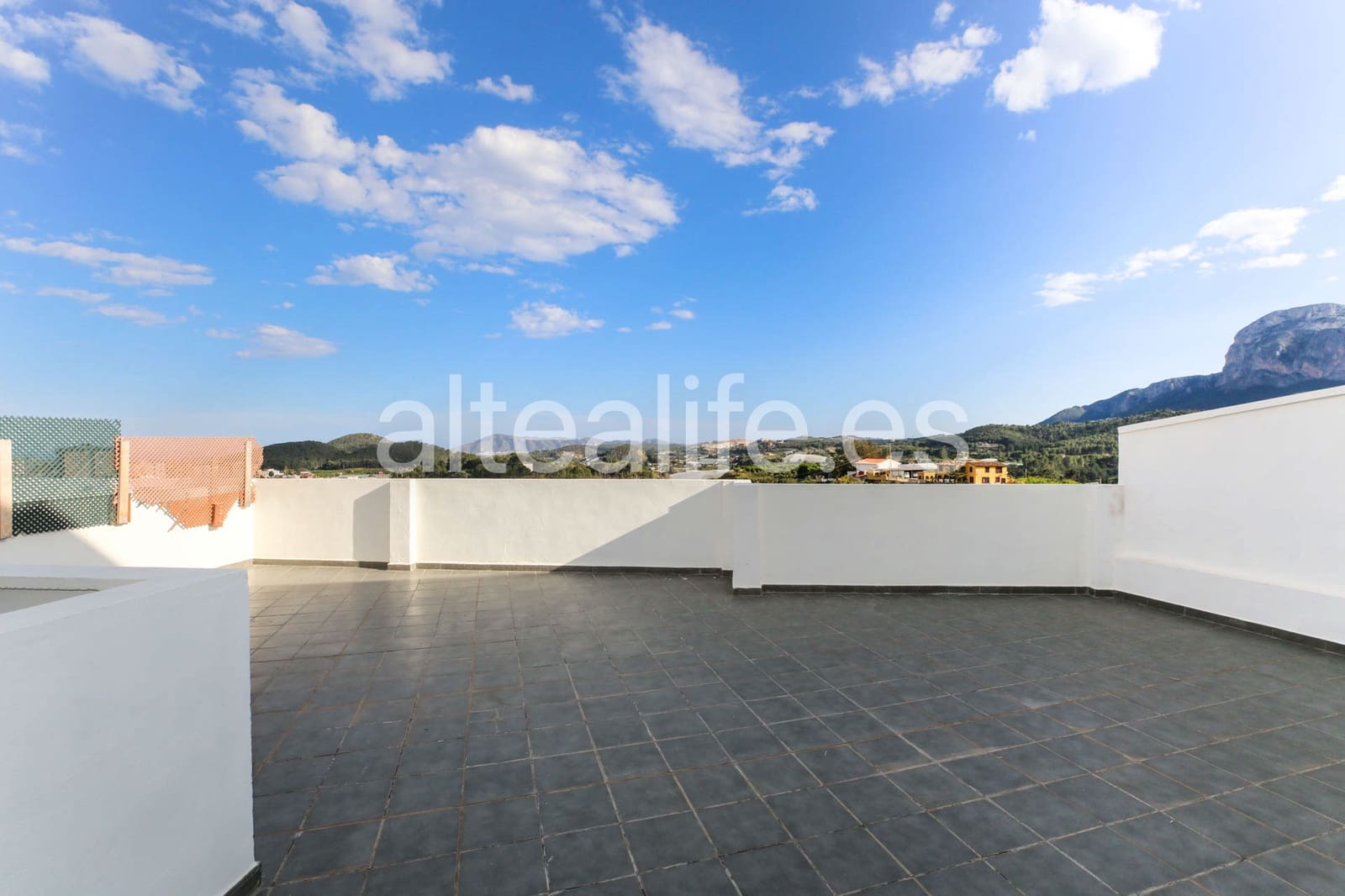 Ático de 3 habitaciones en Callosa d'En Sarrià en venta con garaje - 240.000 € (Ref: 9872488)