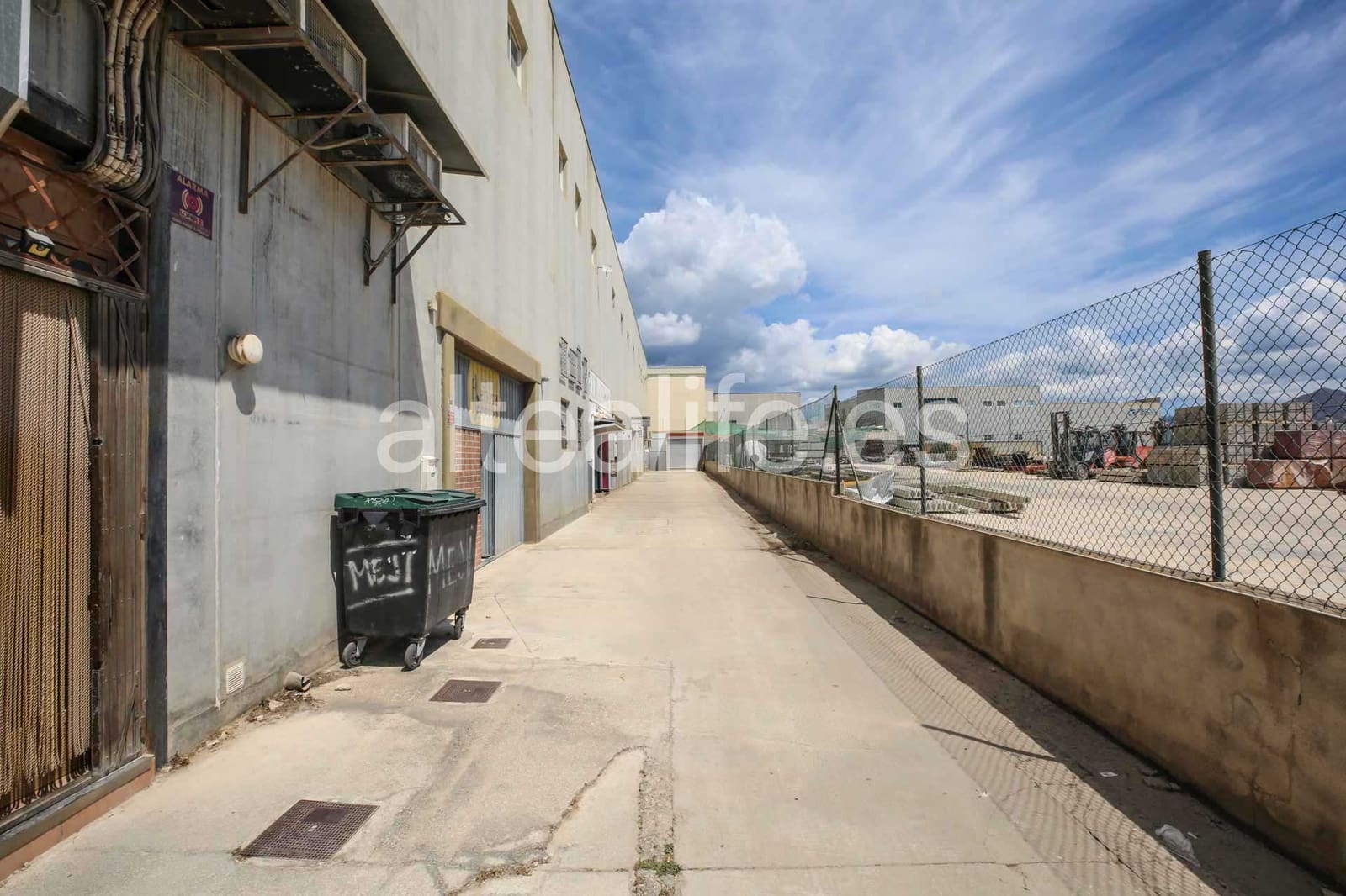 1 bedroom Commercial for sale in Polop - € 250,000 (Ref: 9877559)