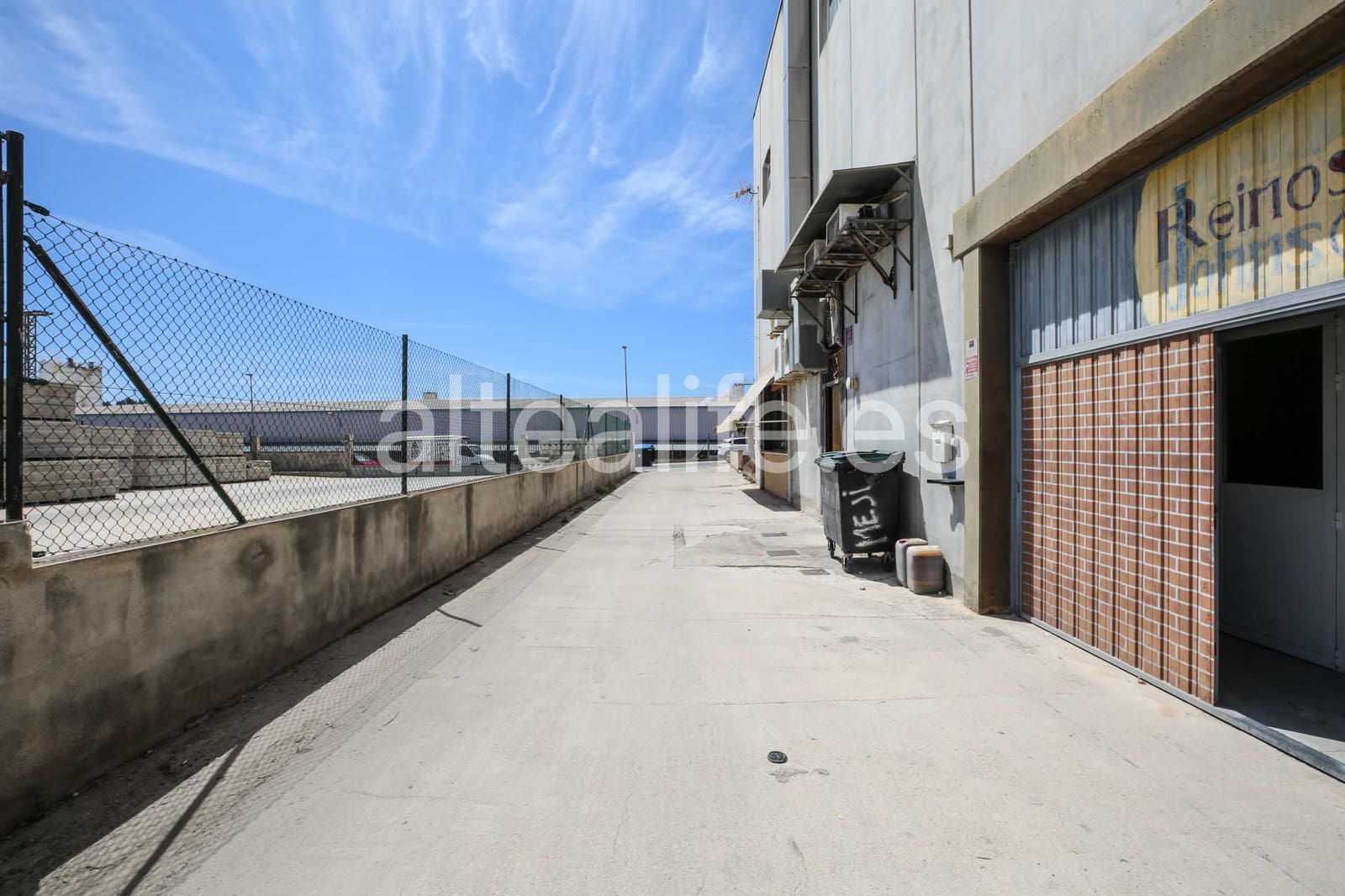 1 bedroom Commercial for sale in Polop - € 250,000 (Ref: 9877559)