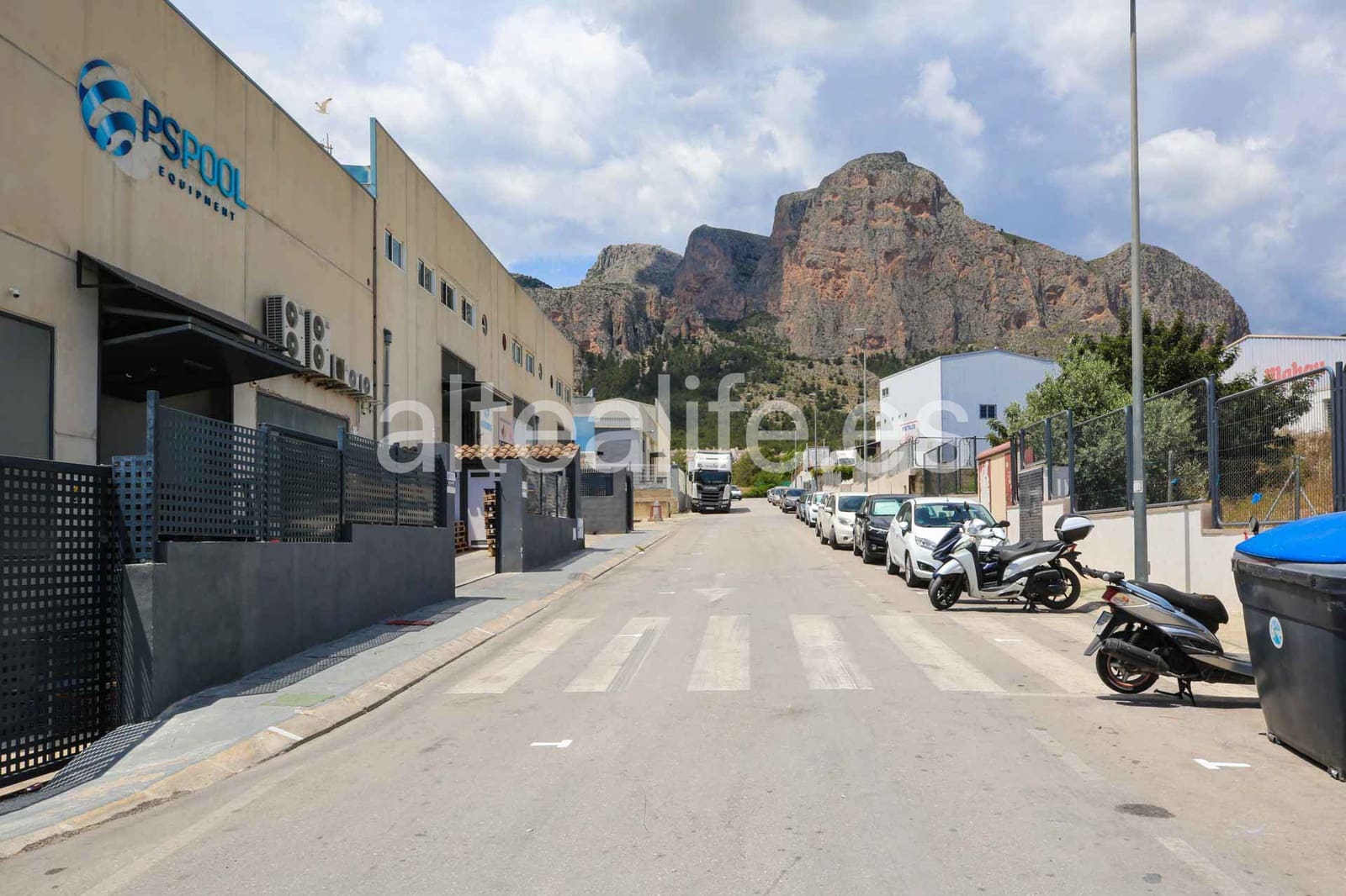 1 bedroom Commercial for sale in Polop - € 250,000 (Ref: 9877559)
