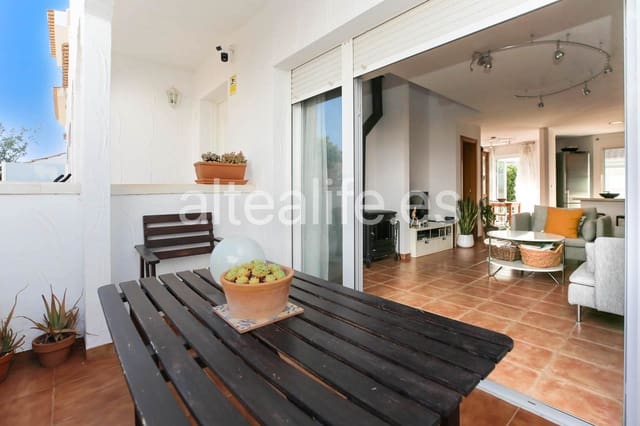 Bungalow de 2 habitaciones en Barranco Hondo - Varadero  , La Nucia en venta con piscina garaje - 259.000 € (Ref: 9937057)