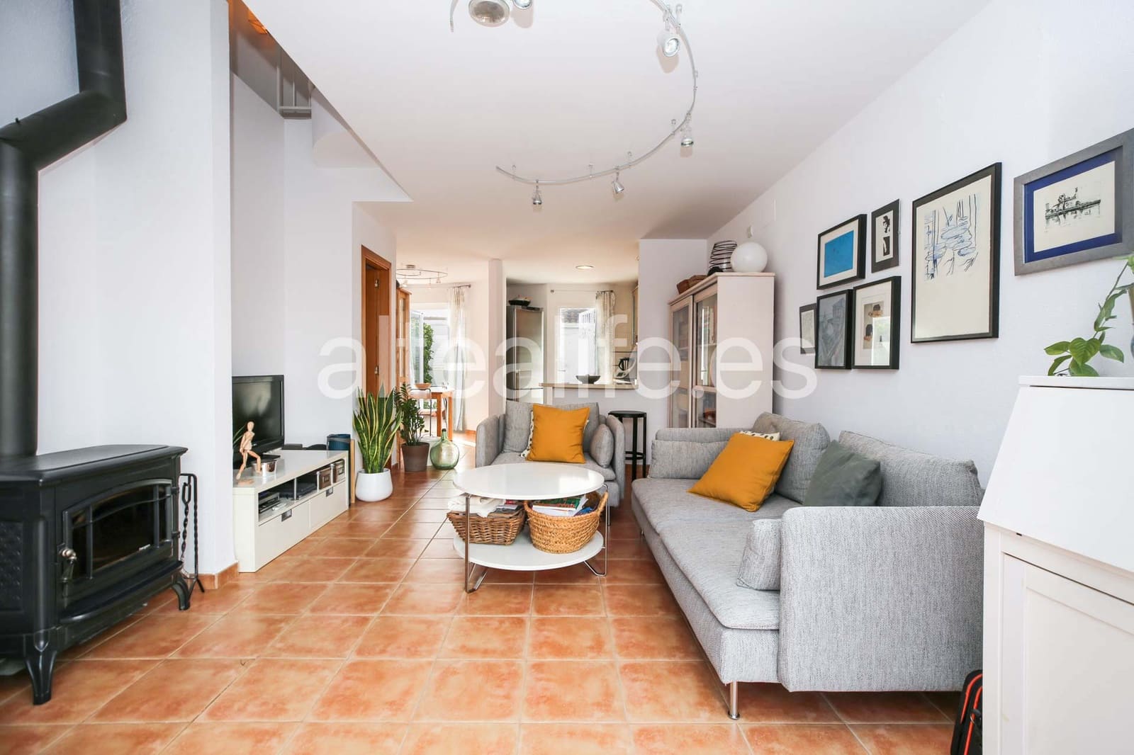 2 bedroom Bungalow for sale in La Nucia with pool garage - € 259,000 (Ref: 9937057)