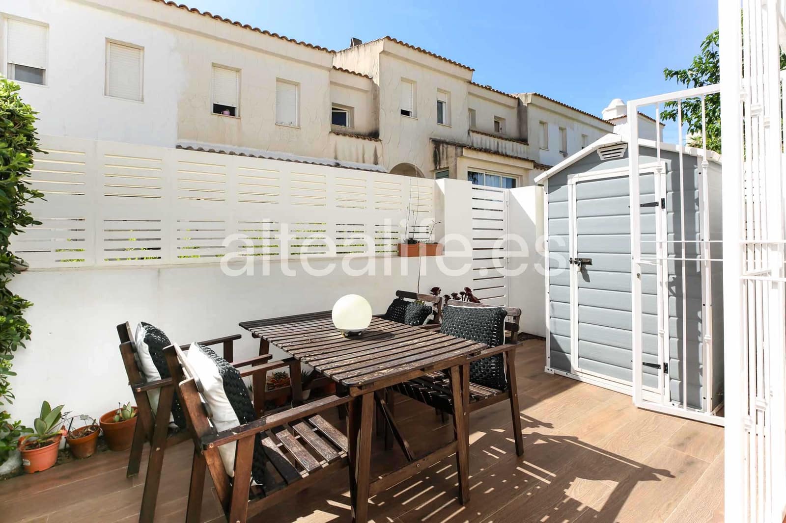 2 bedroom Bungalow for sale in La Nucia with pool garage - € 259,000 (Ref: 9937057)
