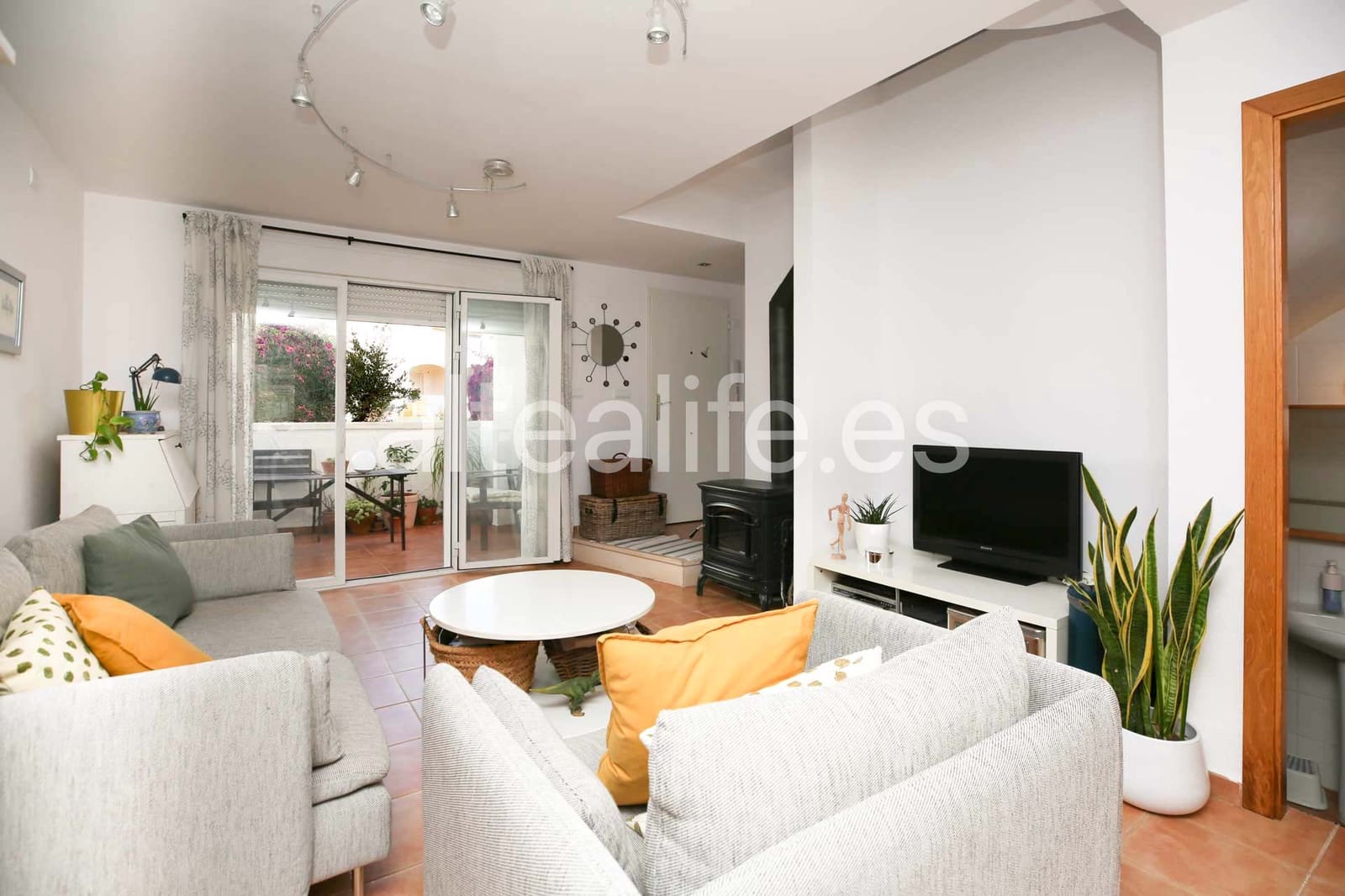 2 bedroom Bungalow for sale in La Nucia with pool garage - € 259,000 (Ref: 9937057)