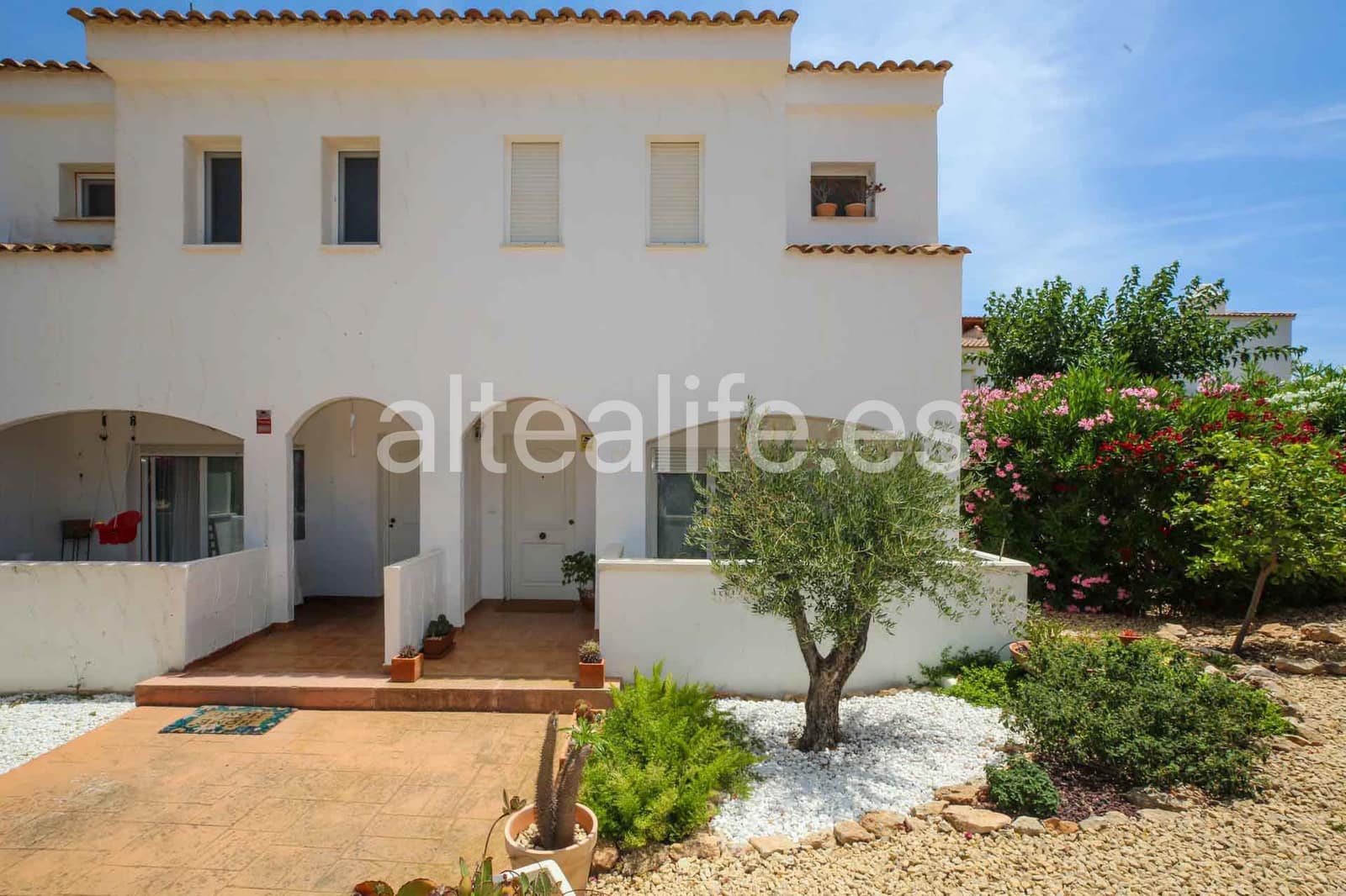 2 bedroom Bungalow for sale in La Nucia with pool garage - € 259,000 (Ref: 9937057)