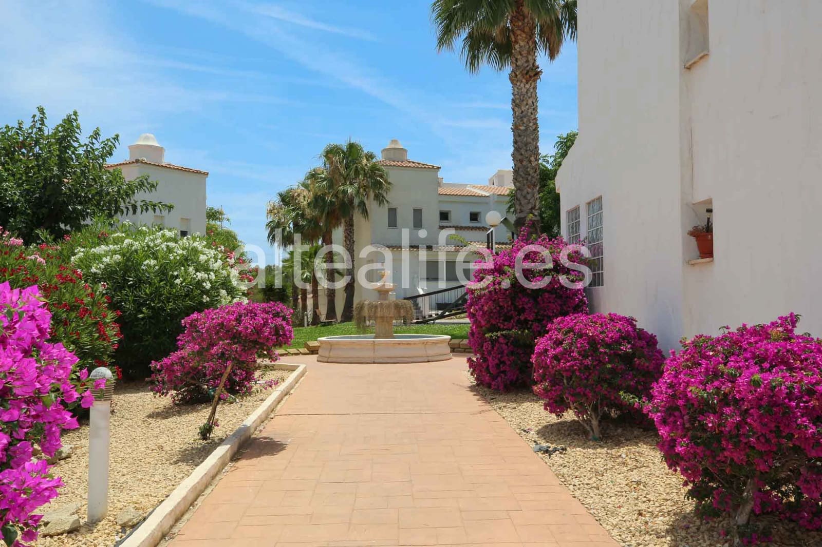 2 bedroom Bungalow for sale in La Nucia with pool garage - € 259,000 (Ref: 9937057)