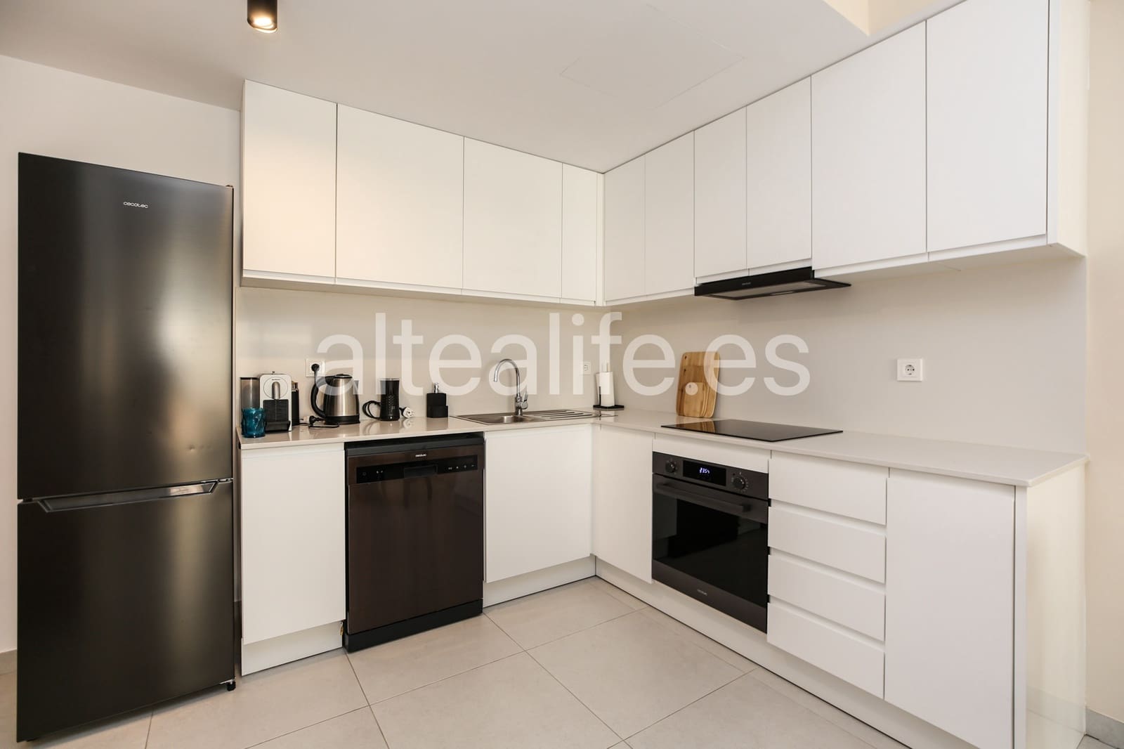 1 bedroom Apartment for rent in Altea with garage - € 1,350 (Ref: 9965859)