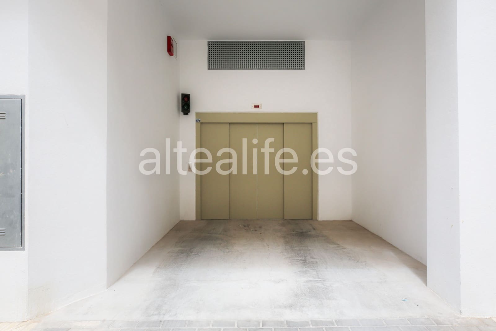 1 bedroom Apartment for rent in Altea with garage - € 1,350 (Ref: 9965859)