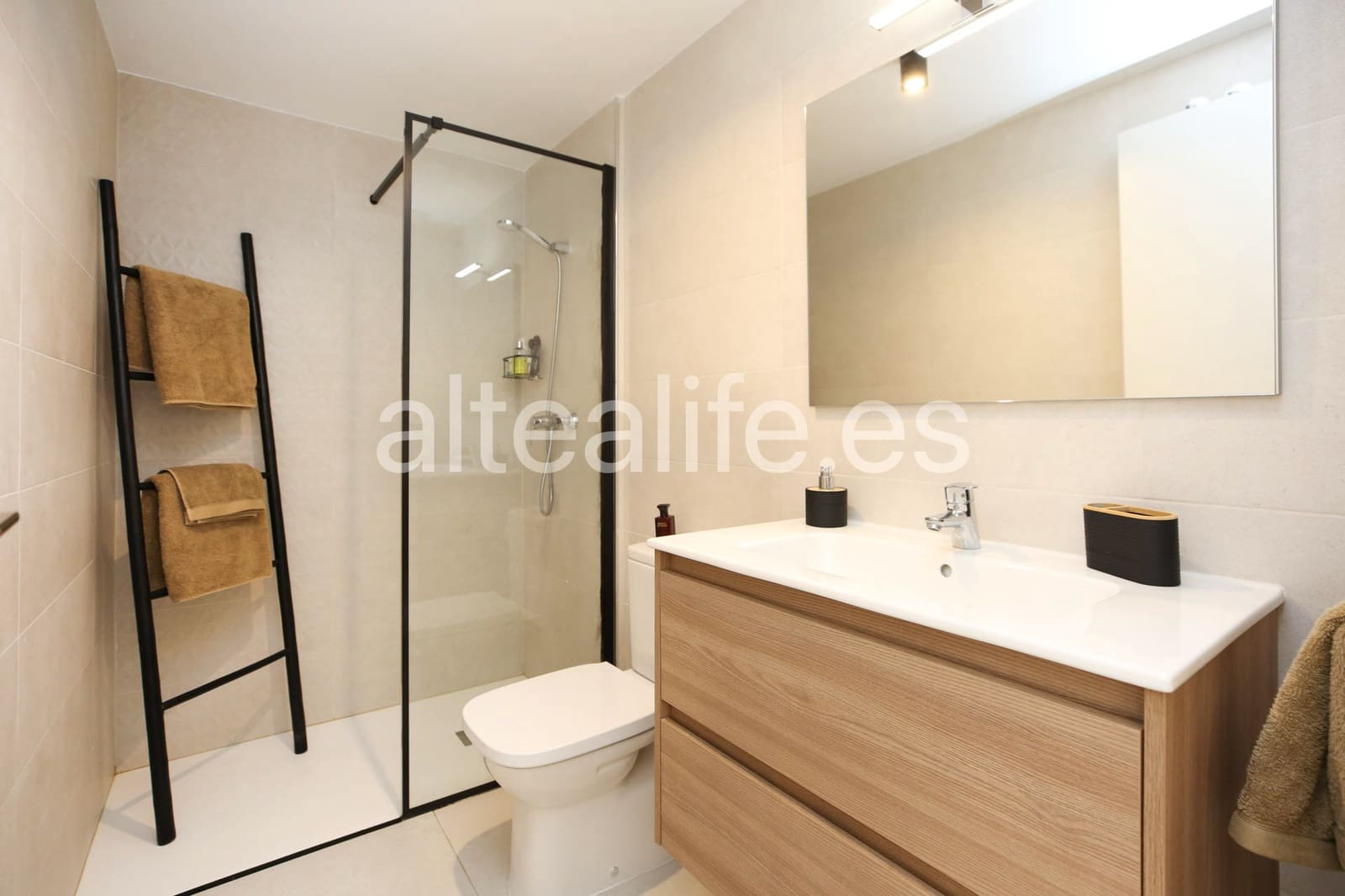 1 bedroom Apartment for rent in Altea with garage - € 1,350 (Ref: 9965859)
